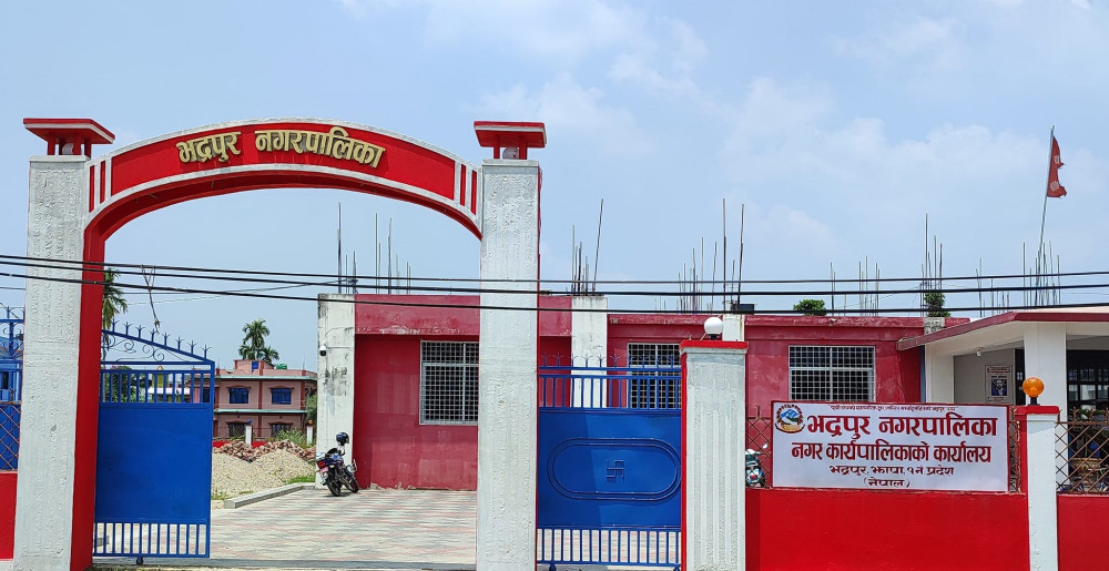 भद्रपुर नगर कार्यपालिकाको बैठक अनिश्चित, दुवै पक्ष आ-आफ्नो अडानमा